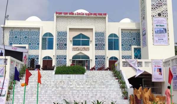 প্রধানমন্ত্রীর পরিকল্পনায় দেশে নির্মিত হচ্ছে ৫৬০টি মডেল মসজিদ