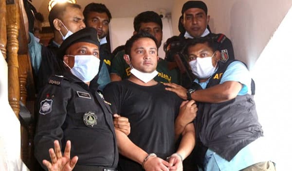 ইরফান ও তার সহযোগীর বিরুদ্ধে ৪টি মামলা