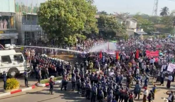 'মিয়ানমারে সেনা অভিযানে নিহতদের মরদেহ সংগ্রহে দিতে হচ্ছে টাকা'