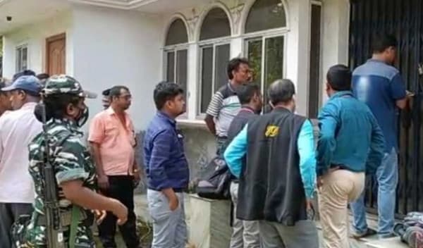 পি কে হালদারের সম্পদের খোঁজে ভারতে অভিযান
