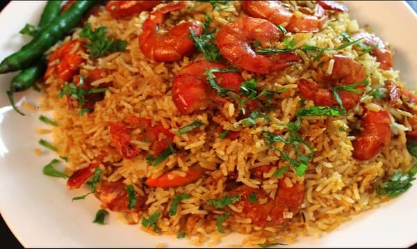 বৃষ্টিভেজা দিনে মজাদার চিংড়ি খিচুড়ি