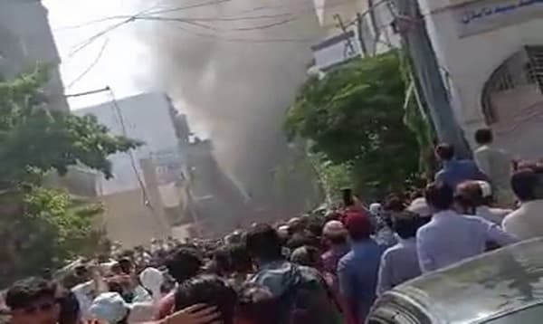 পাকিস্তানে বিমান বিধ্বস্ত, ৬৬ জনের মরদেহ উদ্ধার