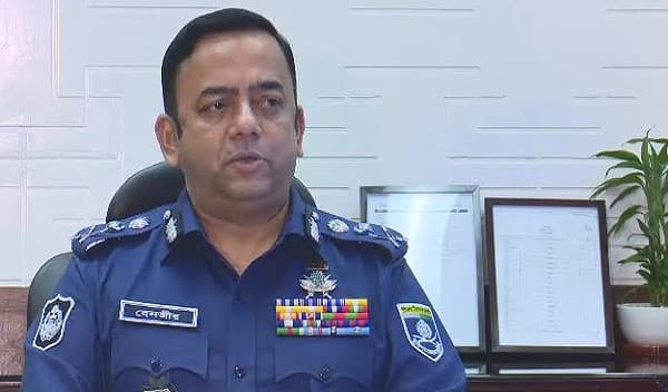 পশু বহনকারী ট্রাকে চাঁদাবাজি করতে দেয়া হবে না: আইজিপি