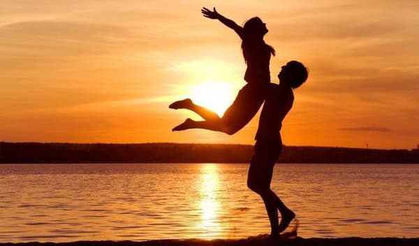 প্রেমিকাকে খুশি রাখার ৫ উপায়