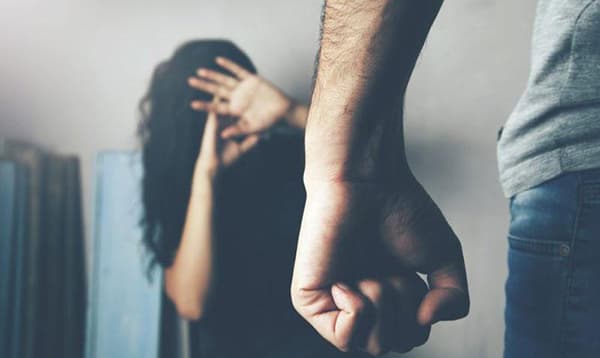 'লকডাউনে বেড়েছে নারী ও শিশু নির্যাতন'