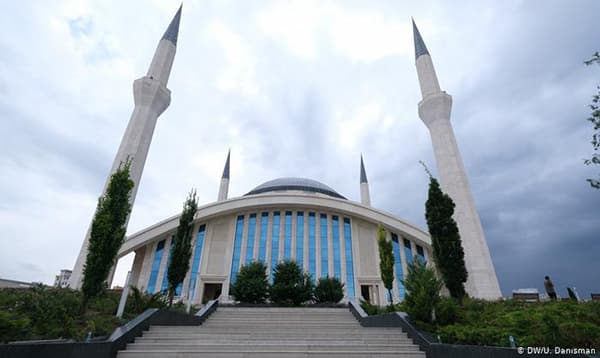তুরস্কের মসজিদে বেজে উঠলো গান