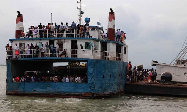 সাড়ে ৫ ঘন্টা পর ফেরি চলাচল শুরু, যানবাহনের দীর্ঘ সারি