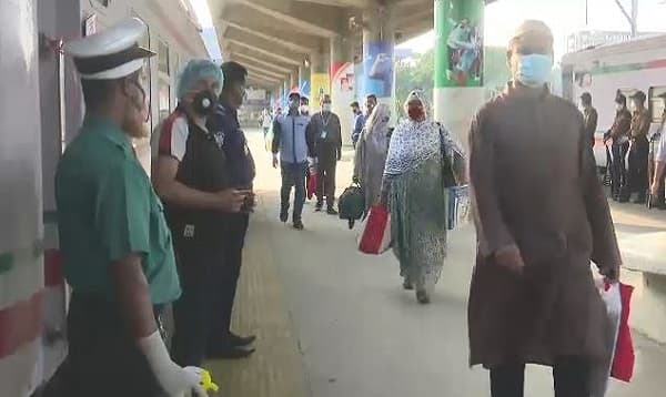 ঢাকার উদ্দেশ্যে চট্টগ্রাম ছাড়লো সুবর্ণ এক্সপ্রেস
