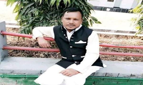 নৈশ কোচের চাপায় পিষ্ট হয়ে শ্রমিক নেতা নিহত