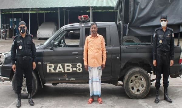 মাদারীপুরে মানব পাচার চক্রের সদস্য গ্রেপ্তার