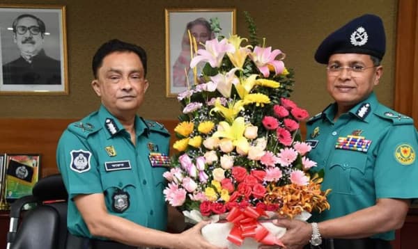 দায়িত্ব নিলেন ডিএমপি কমিশনার হাবিবুর রহমান