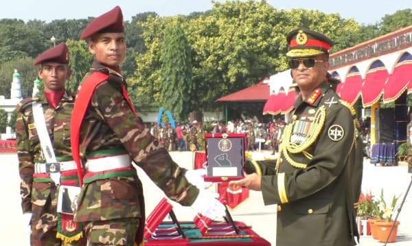 ঘাটাইলে আর্মি মেডিক্যাল কোর রিক্রুট ব্যাচের কুচকাওয়াজ অনুষ্ঠিত