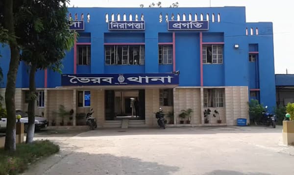 ভৈরবে পরকীয়া প্রেমিক ও স্ত্রী মিলে স্বামীকে হত্যাচেষ্টার অভিযোগ