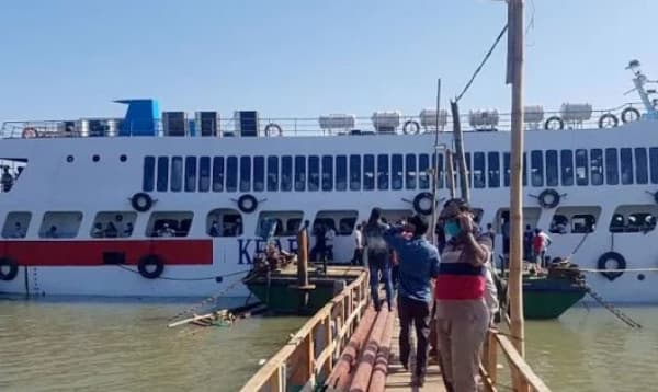 ঘূর্ণিঝড় মিগজাউম: সেন্টমার্টিনে জাহাজ চলাচল বন্ধ