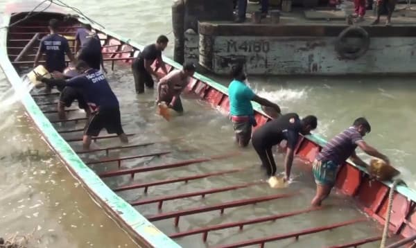 মুন্সিগঞ্জে ডুবে যাওয়া ট্রলার উদ্ধার নিখোঁজ ২ 8492