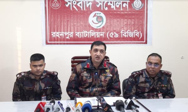 চাঁপাইনবাবগঞ্জে বিজিবি ৫৯ ব্যাটালিয়নের সংবাদ সম্মেলন