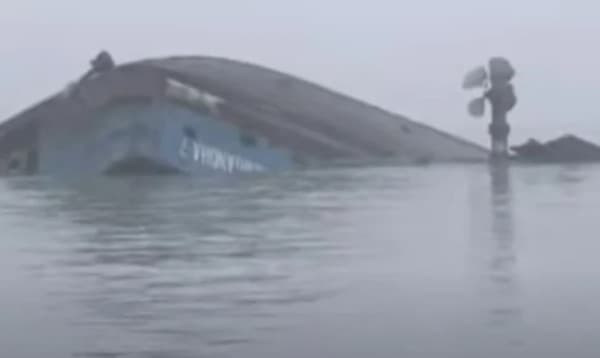 পাটুরিয়া-দৌলতদিয়া নৌরুটে রজনীগন্ধা ফেরি ডুবে গেছে