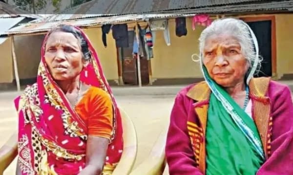 বাংলাদেশি দুই বোন যে ভাষাটি বাঁচিয়ে রেখেছেন