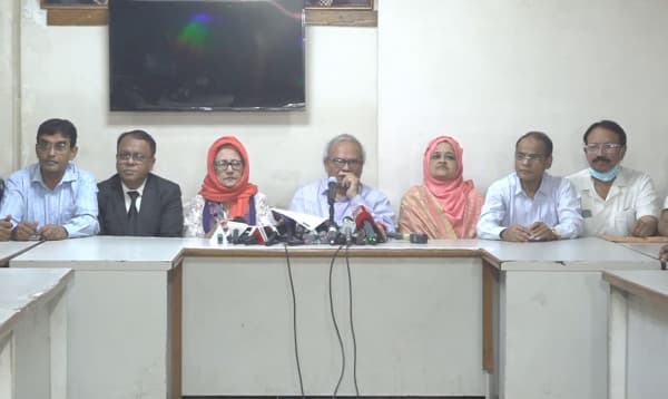 ‘সরকার বাজার স্থিতিশীল রাখতে সম্পূর্ণভাবে ব্যর্থ হয়েছে’