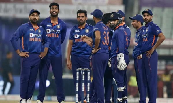 ভারতীয় ক্রিকেটাররা কে কত বেতন পান?