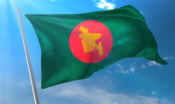 আজ উড়েছিল স্বাধীন বাংলার প্রথম পতাকা