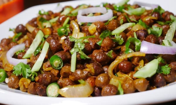 কাঁচা নাকি রান্না, ছোলা কীভাবে ও কতটুকু খাওয়া ভালো