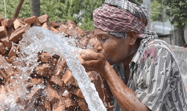হিট অ্যালার্টের এই দুর্বিষহ দিনে সুস্থ থাকার উপায়