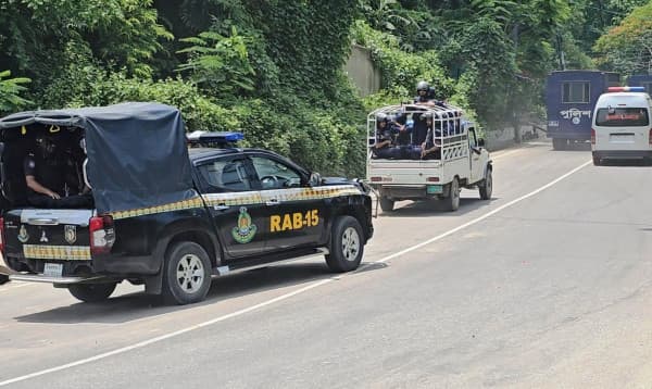 বান্দরবান থেকে ৩১ কেএনএফ সদস্যকে পাঠানো হলো চট্টগ্রাম কারাগারে