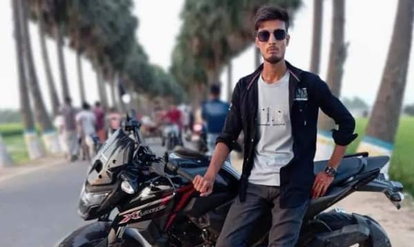 নওগাঁয় ফুটবল খেলা নিয়ে দ্বন্দ্বে যুবককে কুপিয়ে হত্যা