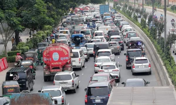 Dhaka city looks vibrant with relaxation of curfew