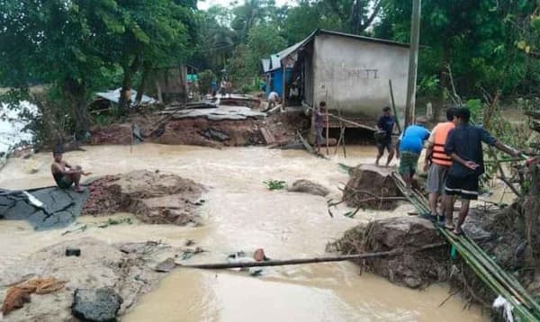ফেনীতে বন্যার পানি নেমে যাওয়ায় দৃশ্যমান হচ্ছে ক্ষত