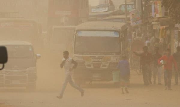 বায়ুদূষণে আজ বিশ্বে শীর্ষে ঢাকা