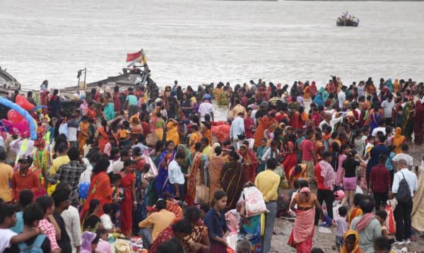 ভারতে ধর্মীয় উৎসবে পানিতে ডুবে ৩৭ শিশুসহ ৪৬ জনের মৃত্যু