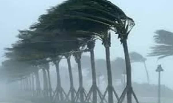 ১৬ জেলায় সর্বোচ্চ ৬০ কিলোমিটার বেগে ঝড়ের শঙ্কা