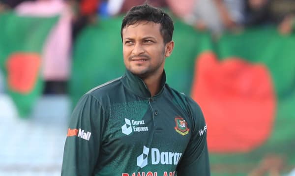ছাত্র-জনতার আন্দোলন নিয়ে নীরবতা ভাঙলেন সাকিব আল হাসান