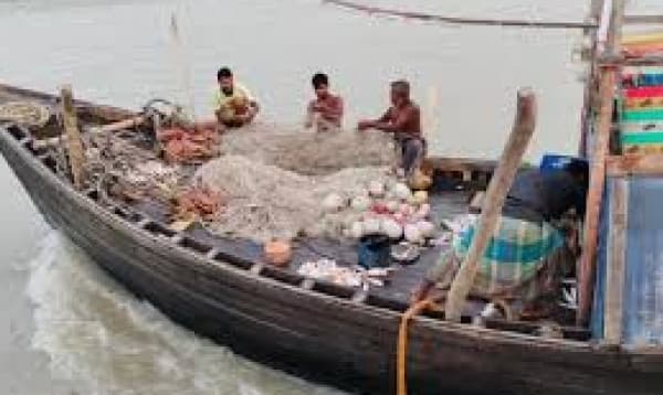 22-Day ban on Hilsa fishing from midnight