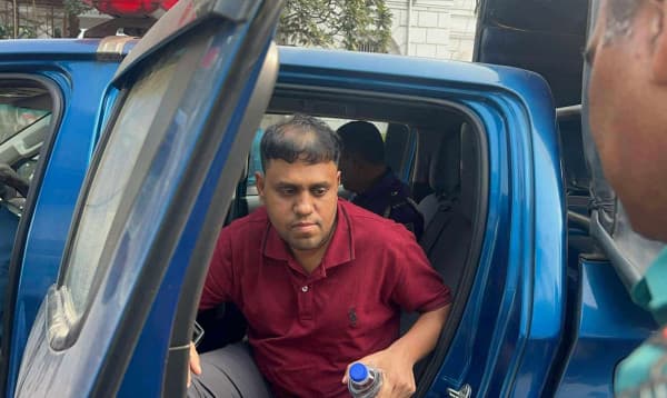 আশুলিয়ায় গুলিবিদ্ধ ৪৬ মরদেহ পোড়ানোর ঘটনায় পুলিশ কর্মকর্তা গ্রেপ্তার