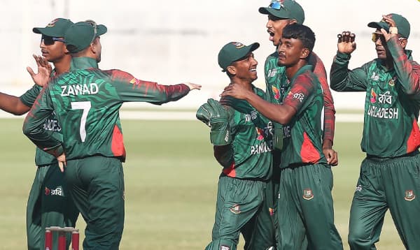 পাকিস্তানকে হারিয়ে ফাইনালে বাংলাদেশ