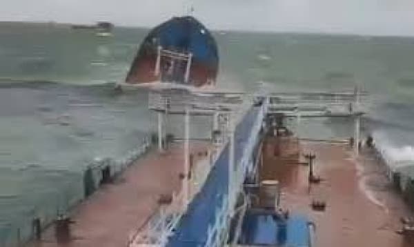 Two Russian oil tankers wrecked in black sea