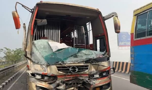 Expressway Mishap: Dense fog claims 1 life & 15 wounded