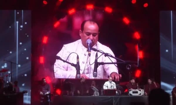 পৌষের রাতে সুর-তালের উষ্ণতায় মাতালেন রাহাত ফতেহ আলী