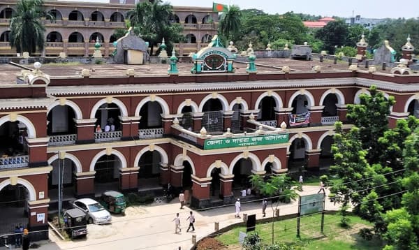 আদালতের এজলাসেই পুলিশকে মারধর, বিএনপির ৬ নেতাকর্মী আটক
