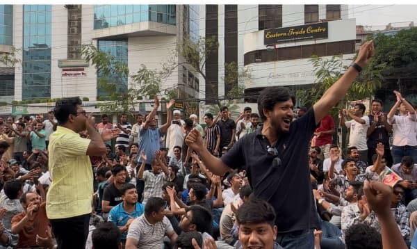 শ্রমিকদলের সমাবেশে শেরেবাংলা কৃষি বিশ্ববিদ্যালয় ছাত্রদলের অংশগ্রহণ