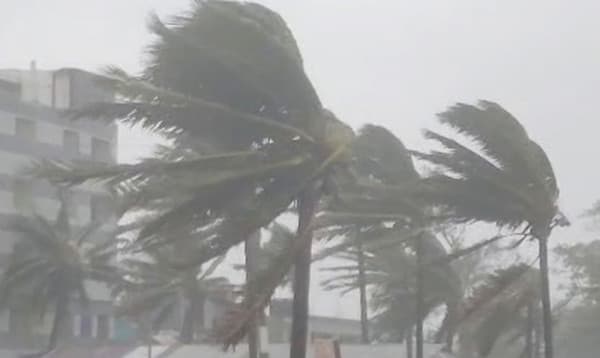 রাতে ঢাকাসহ ১২ অঞ্চলে সর্বোচ্চ ৬০ কিলোমিটার গতিতে ঝড়ের শঙ্কা
