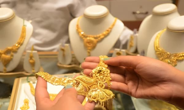 ফের কমল স্বর্ণের দাম