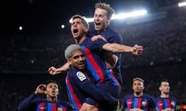 Barcelona extend lead over Real Madrid