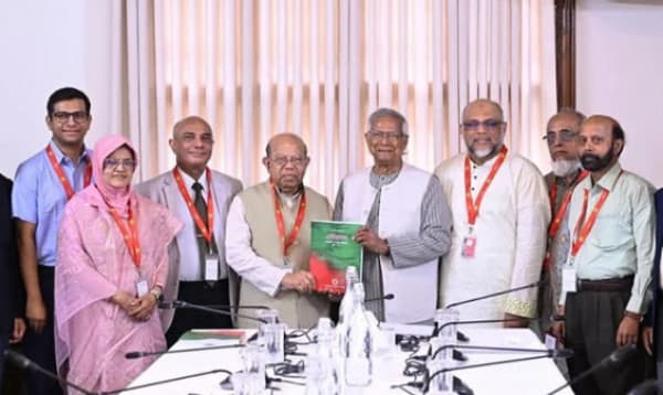 প্রাথমিক স্বাস্থ্যসেবা বিনামূল্যে করার প্রস্তাব সংস্কার কমিশনের