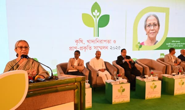 'ভোক্তার খাদ্য নিরাপত্তার পাশাপাশি কৃষকের স্বার্থ দেখতে হবে'