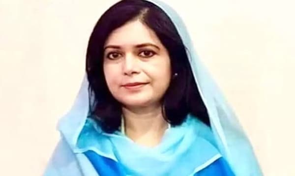 প্রায় ১৭ বছরের নির্বাসিত জীবন শেষে মাতৃভূমিতে ডা. জোবাইদা রহমান