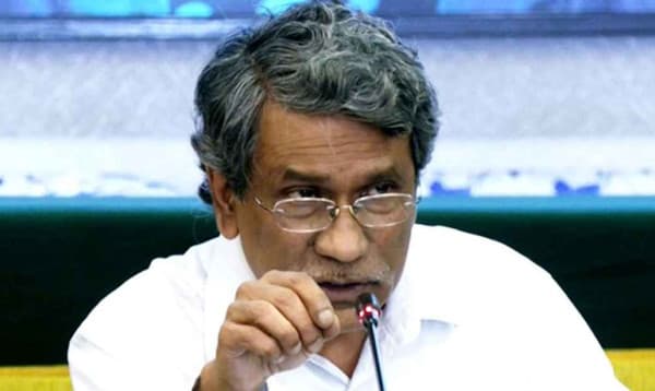 জাতীয় স্বার্থে মৌলিক জায়গায় সবাইকে এক হতে হবে: ড. আলী রীয়াজ